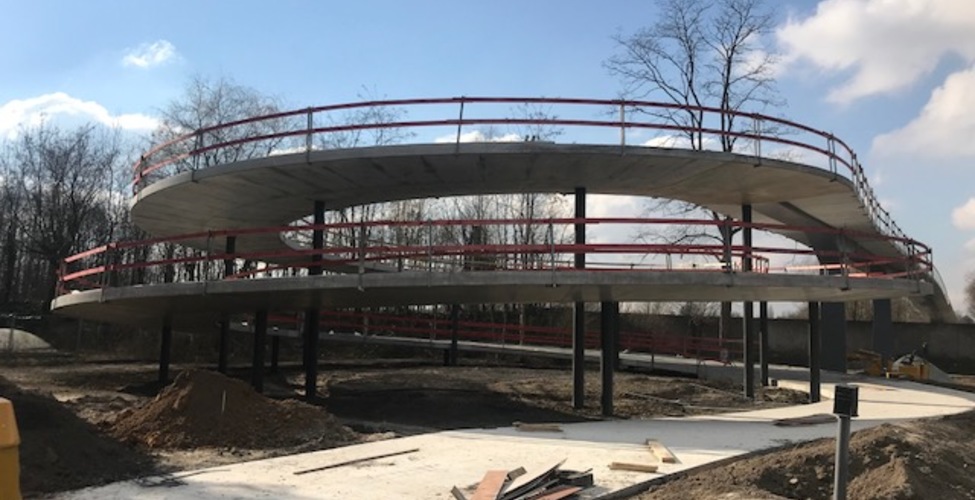 Pont de vélos à Zwijnaarde: chantier Parkbosbrug Besix/Westconstruct